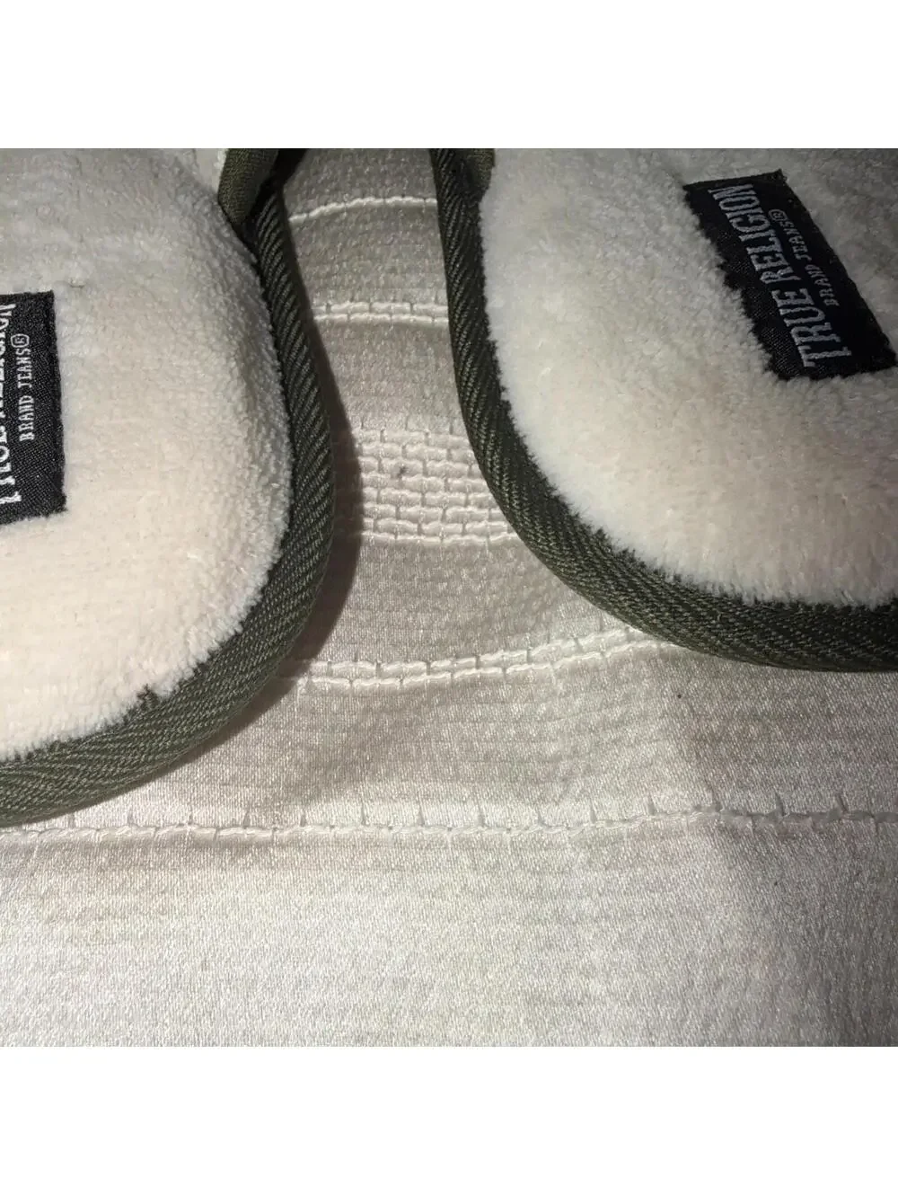 True Religion Horseshoe Logo Slippers Men's Size medium 9-10 green NEW!